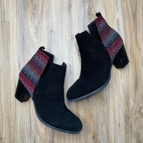 MINNETONKA Women's Mari Black Suede Booties - Round Toe - Aztec Weave Boho - Picture 1 of 10